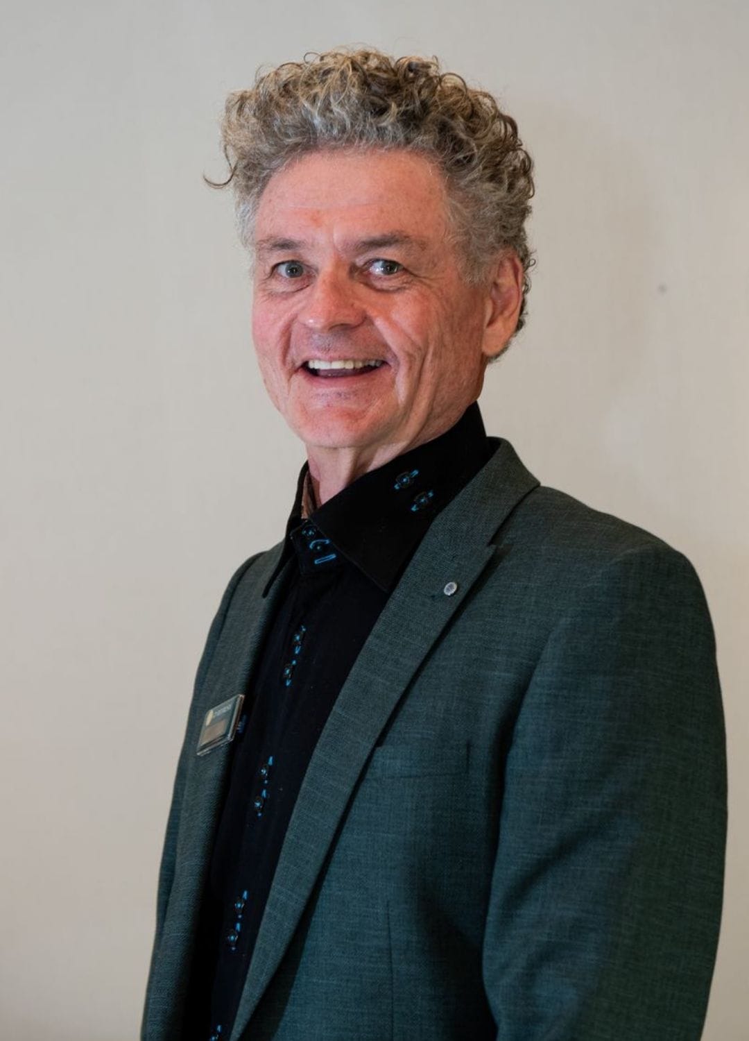 Dr Bruce Willet